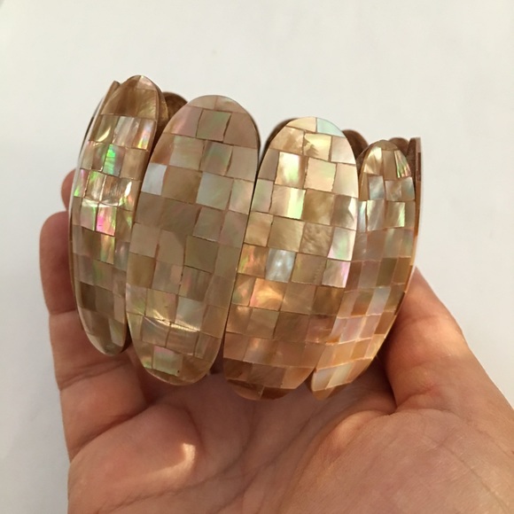 Mother of pearl stretchable bracelet - Picture 2 of 8